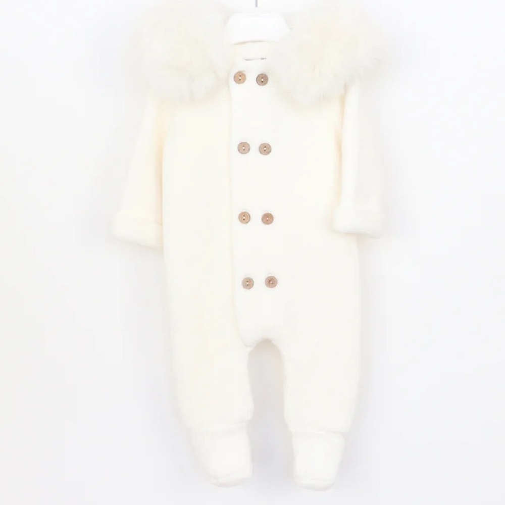 Wedoble Pramsuit Knitted Ivory / White Soft Fur size 9 month